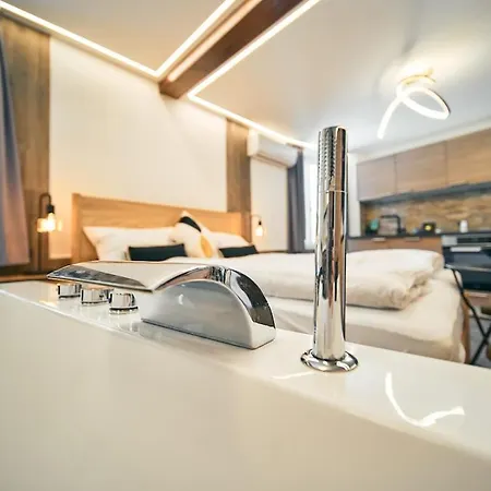 Clato Living - Trogmann Апартаменти Мерано